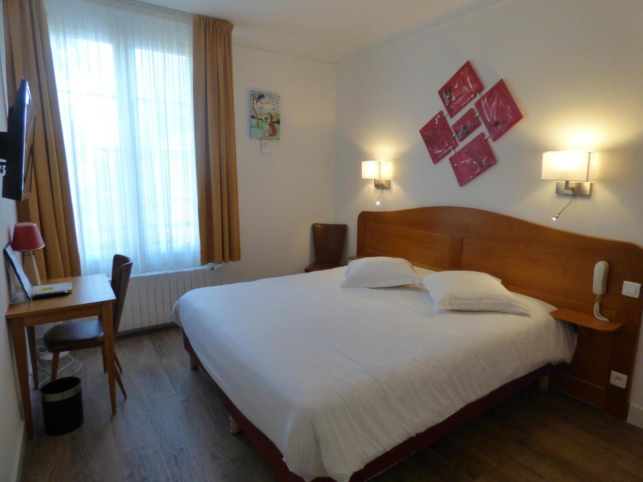 Le Chalet De La Foret Hotel 3 Etoiles Et Restaurant Vierzon Kültér fotó