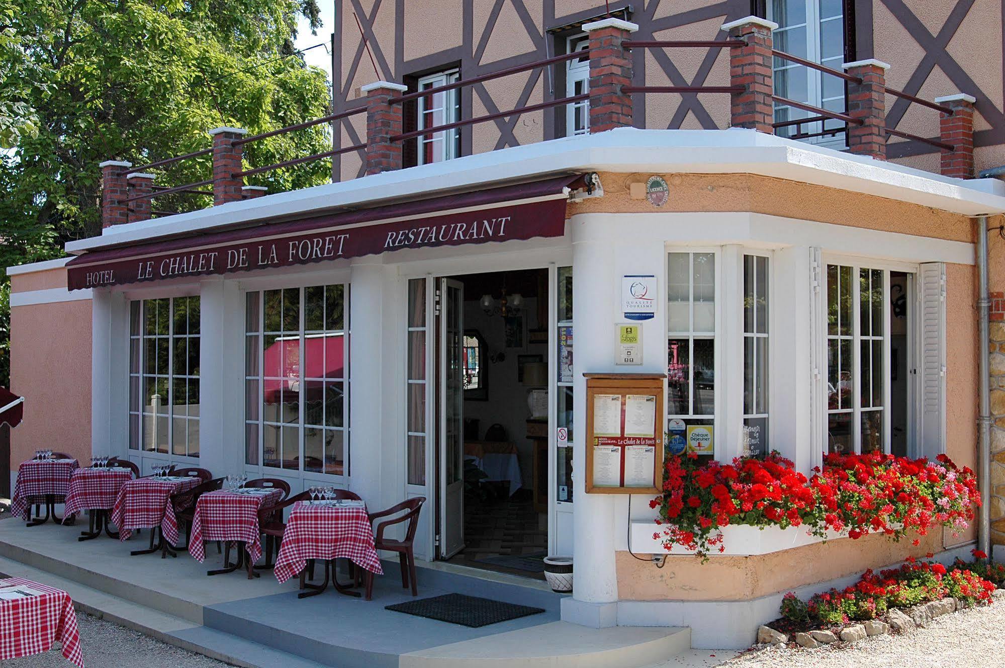 Le Chalet De La Foret Hotel 3 Etoiles Et Restaurant Vierzon Kültér fotó