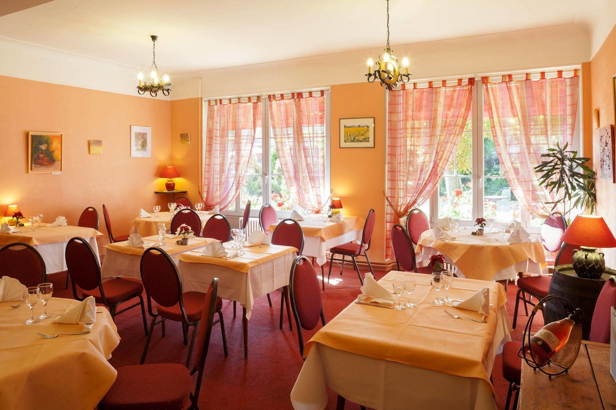 Le Chalet De La Foret Hotel 3 Etoiles Et Restaurant Vierzon Kültér fotó