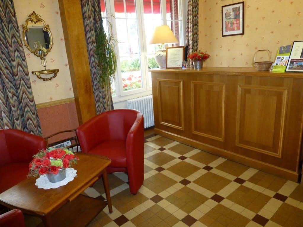 Le Chalet De La Foret Hotel 3 Etoiles Et Restaurant Vierzon Kültér fotó